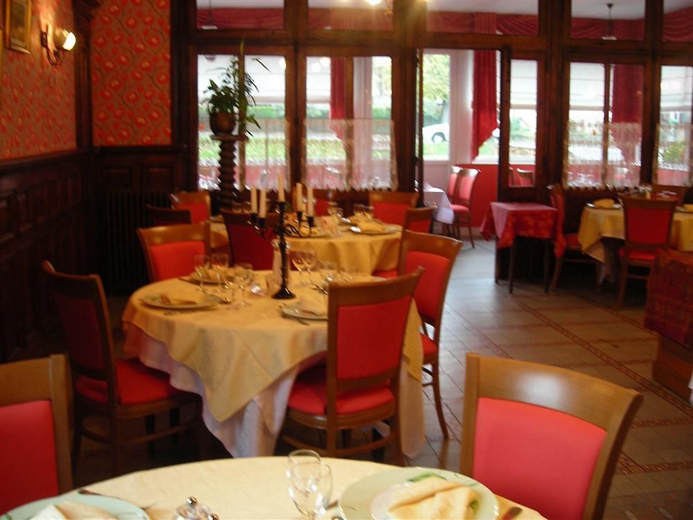 Logis Hotel De France Restaurant Grill Domfront  Εξωτερικό φωτογραφία