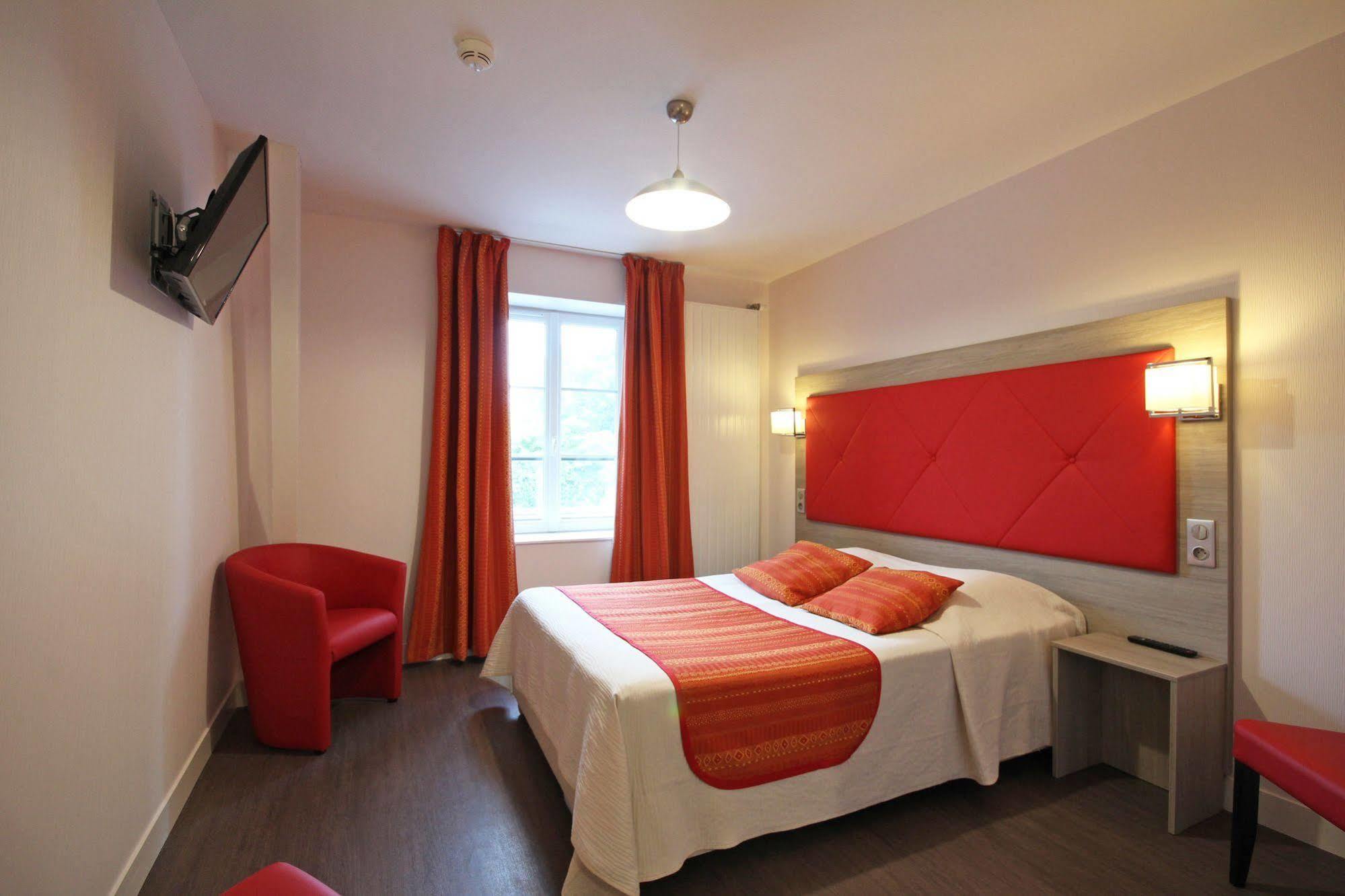 Logis Hotel De France Restaurant Grill Domfront  Εξωτερικό φωτογραφία